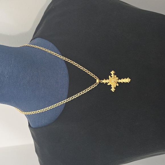 Statement Gold Fille Chain Necklace and Cross Pendant - Picture 10 of 10